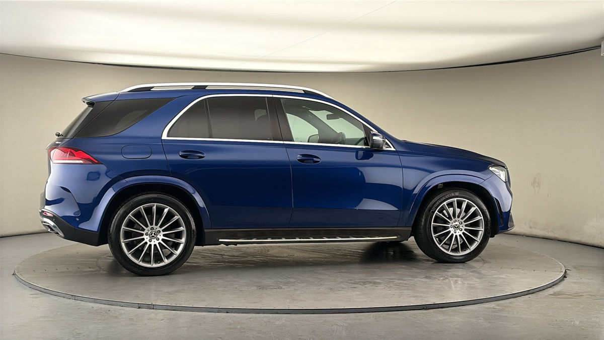 More views of Mercedes-Benz GLE