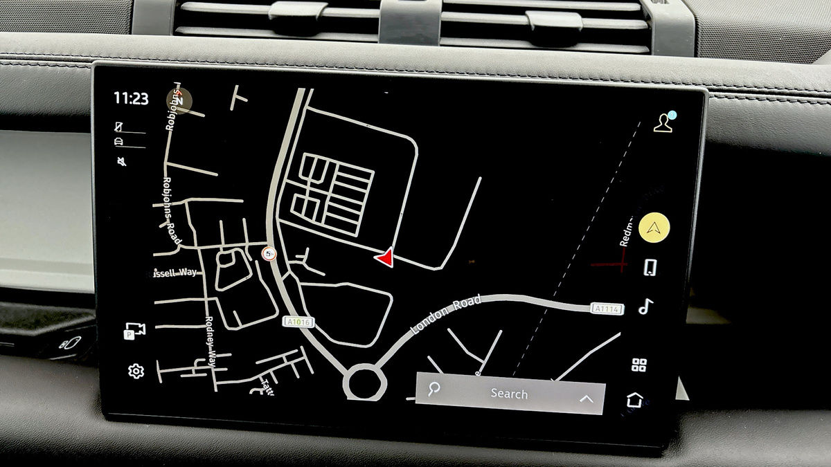 Land Rover Defender 110 Urban Image 17