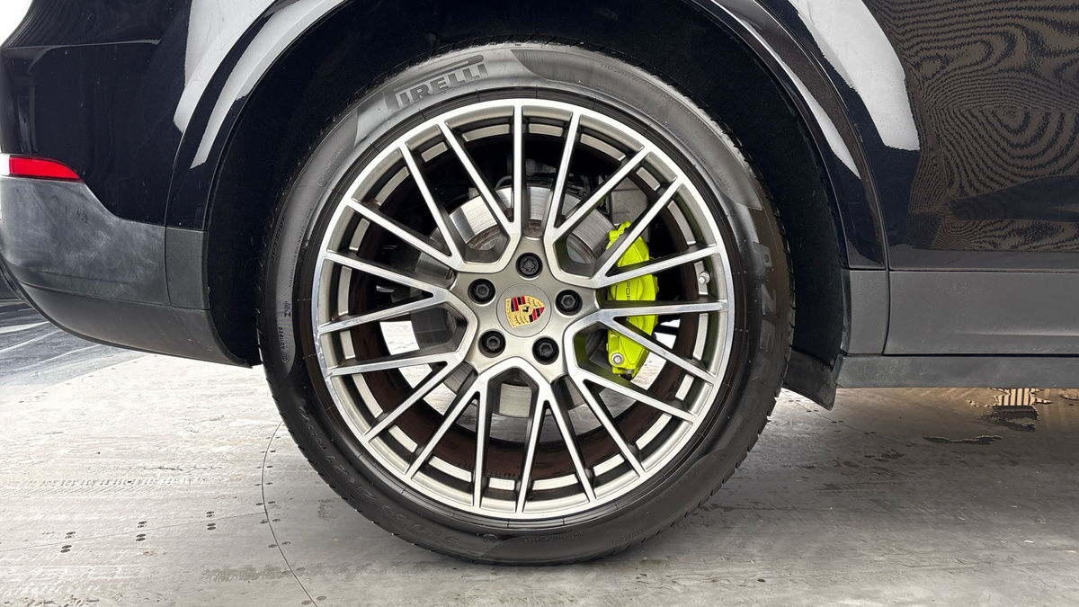 Porsche Cayenne Image 10