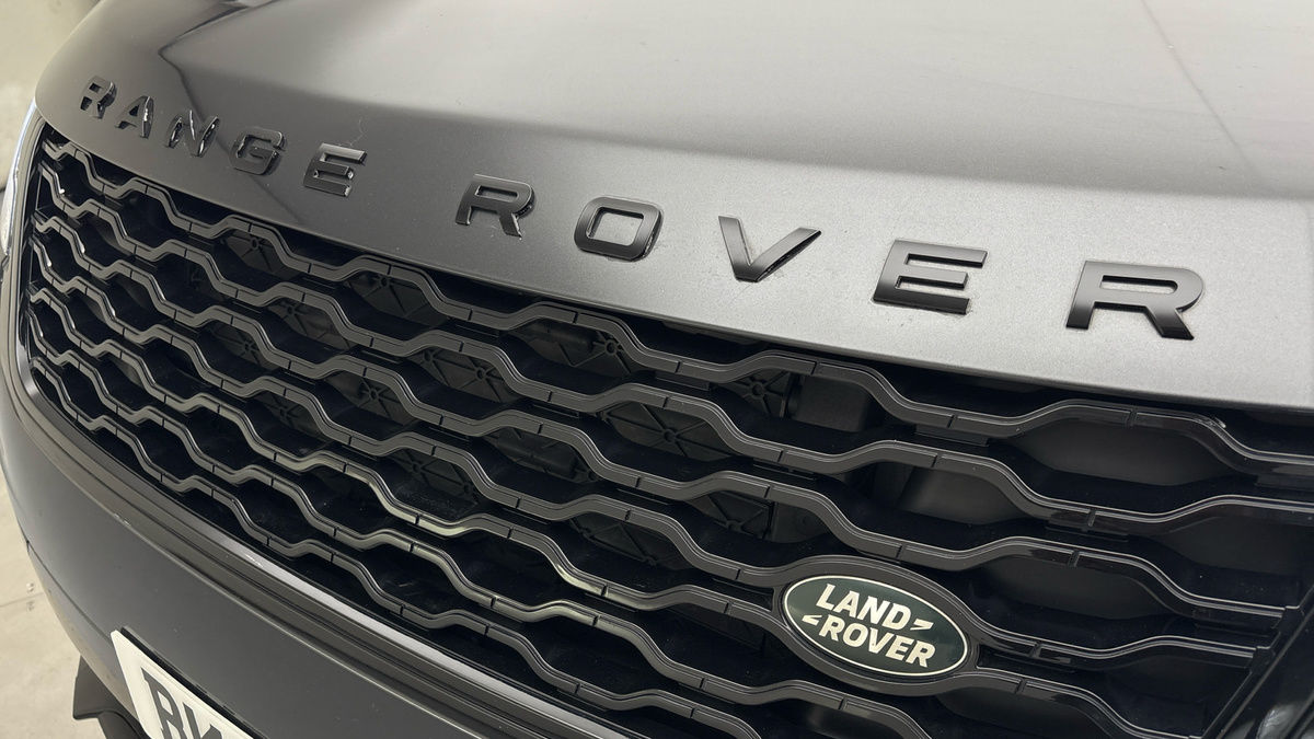 Land Rover Range Rover Velar Image 24