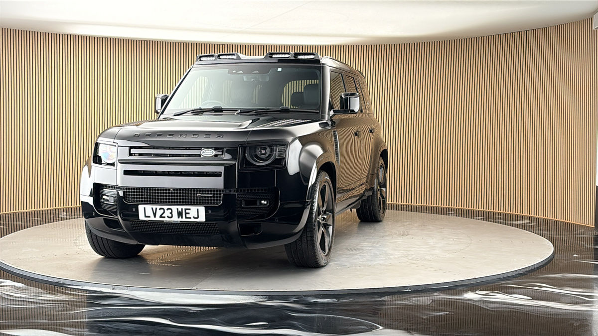 More views of Land Rover Defender 110