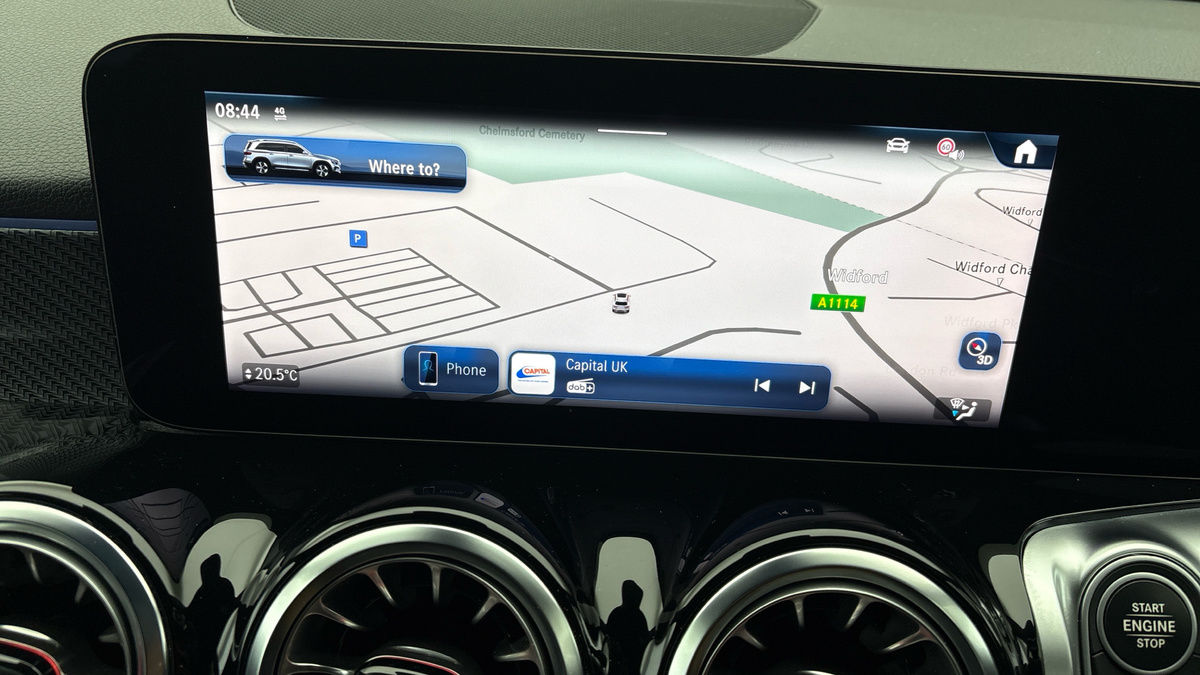 Mercedes-Benz GLB Image 17