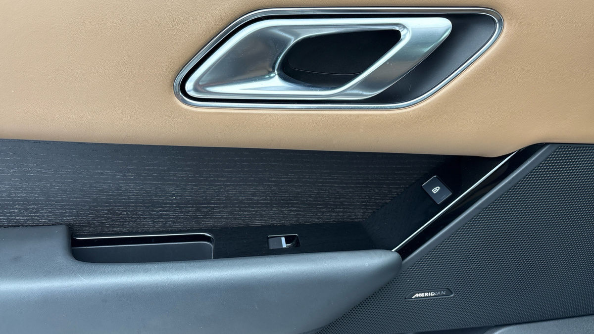 Land Rover Range Rover Velar Image 19