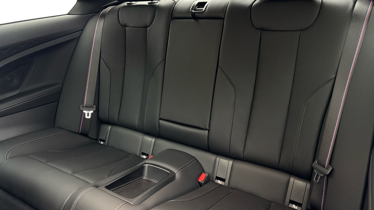 BMW 2 Series Image 8