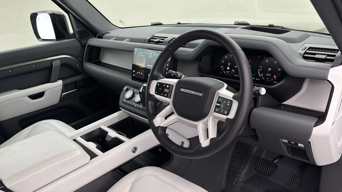 Land Rover Defender 90 Image 5