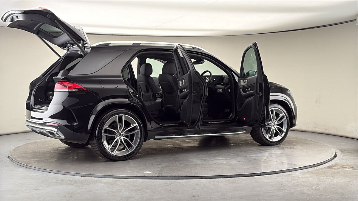 More views of Mercedes-Benz GLE