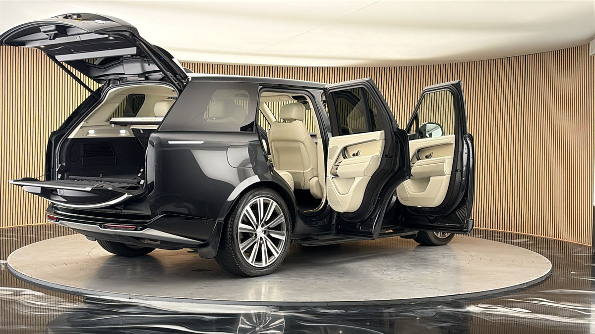 More views of Land Rover Range Rover