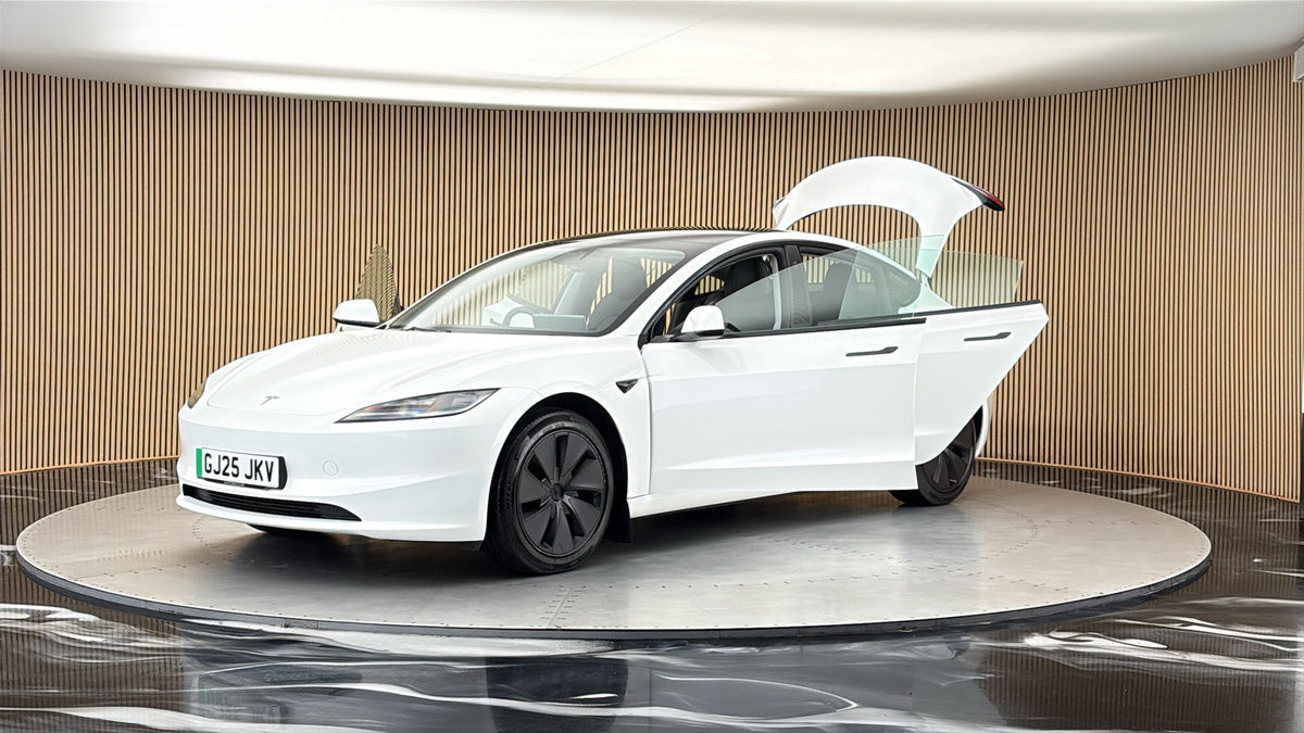 Tesla Model 3 Image 22
