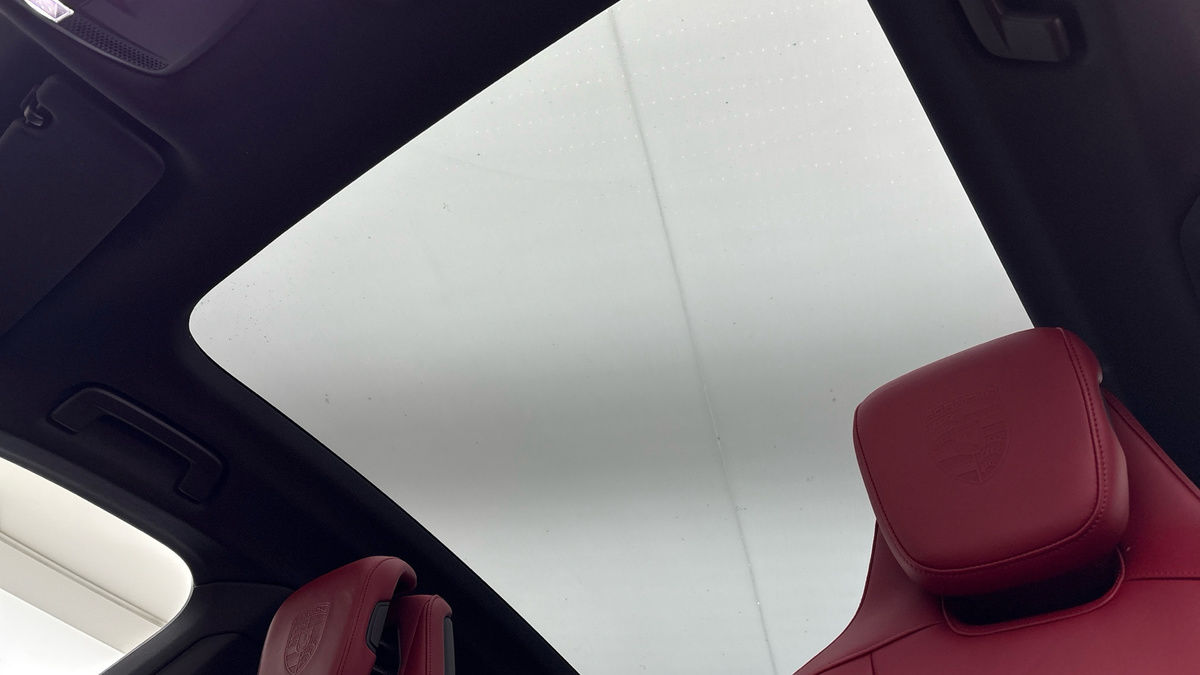 Porsche Taycan Image 6