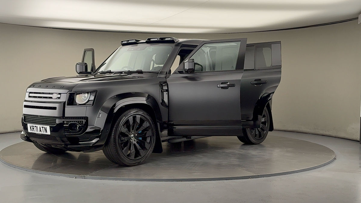 More views of Land Rover Defender 110