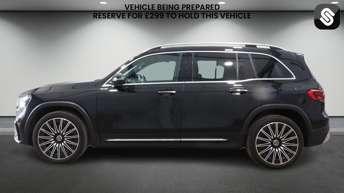 Mercedes-Benz GLB Image 6