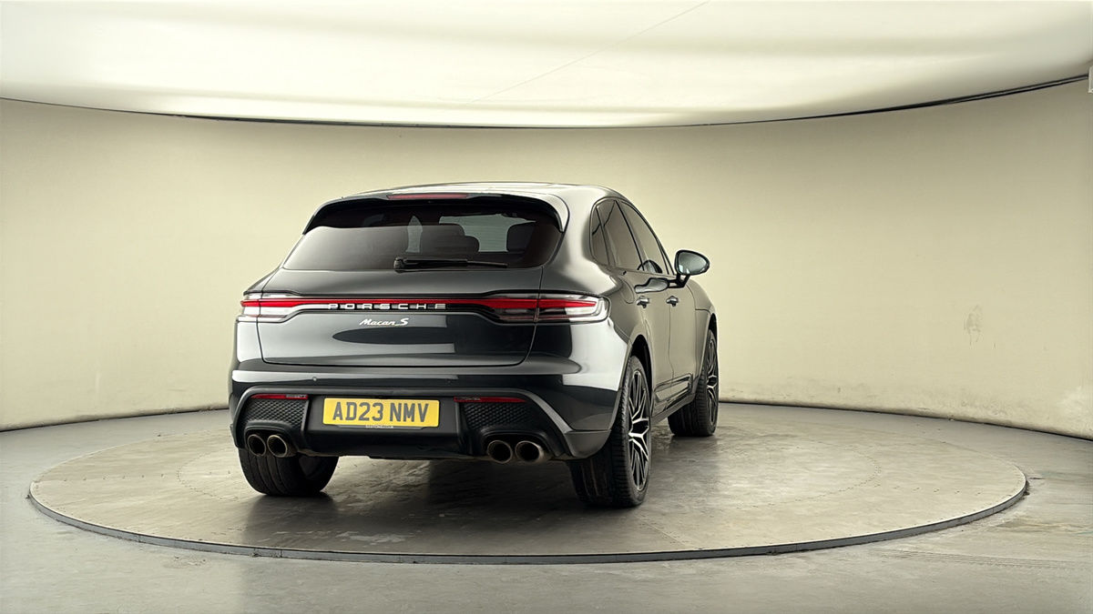 More views of Porsche Macan