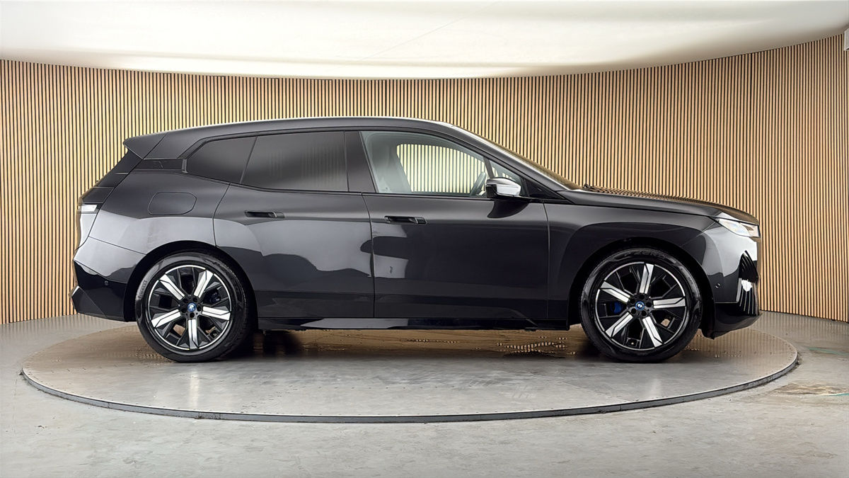 More views of BMW iX