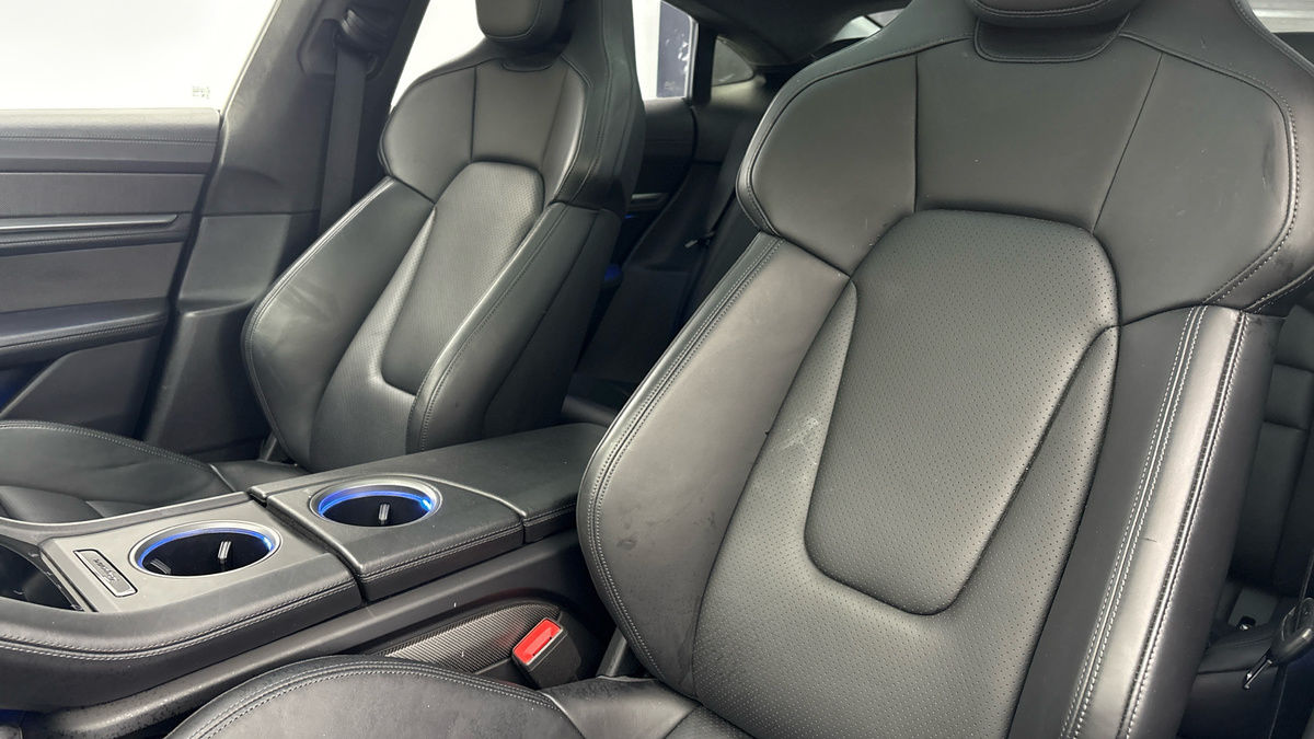 Porsche Taycan Image 13