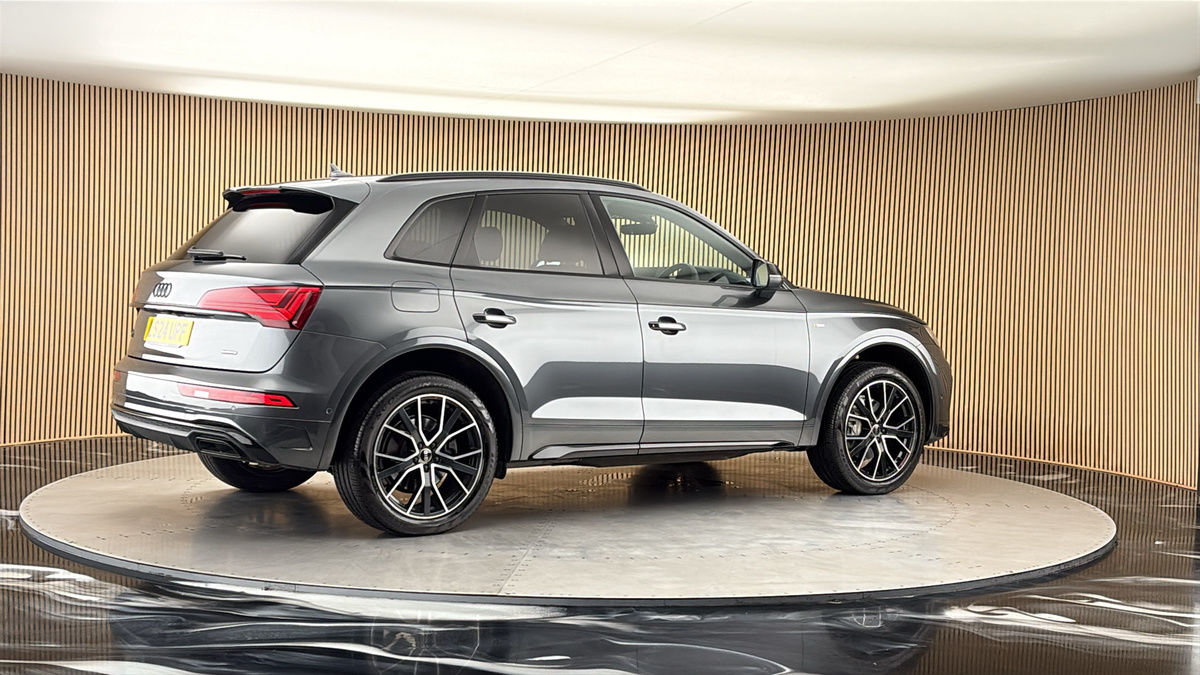 More views of Audi Q5