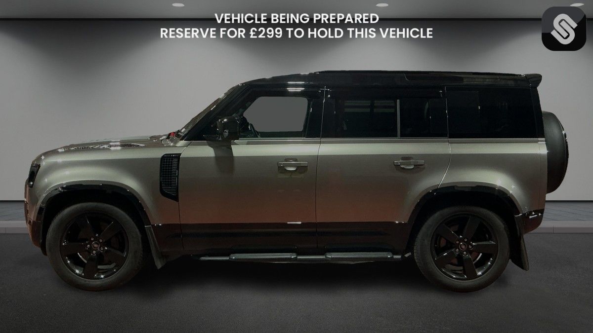 Land Rover Defender 110 Urban Image 17