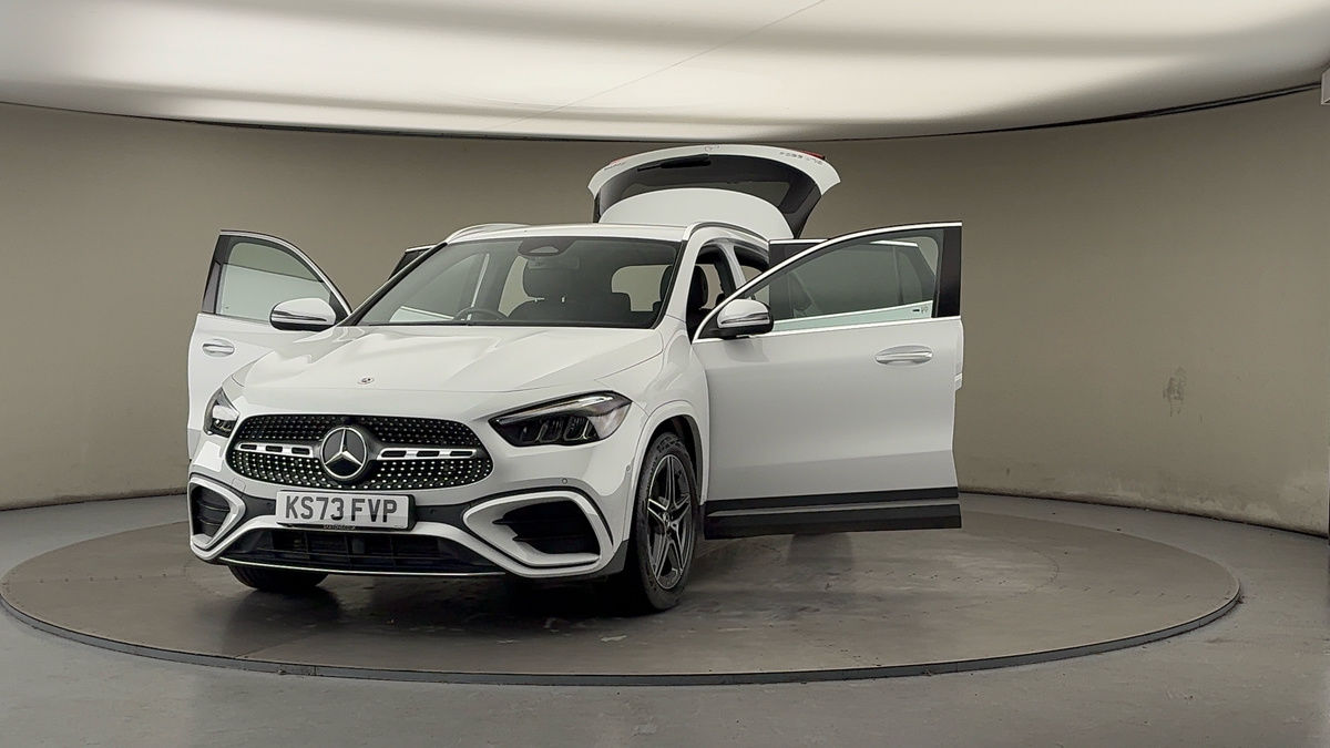 More views of Mercedes-Benz GLA