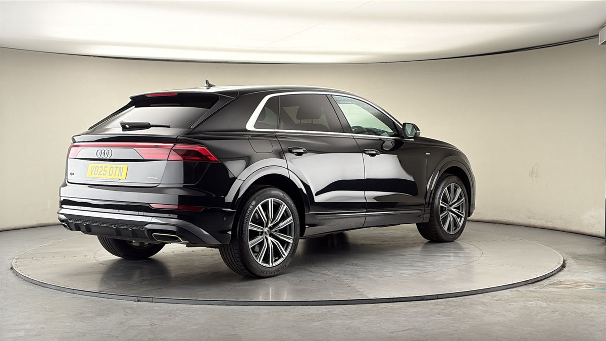 Audi Q8 Image 21