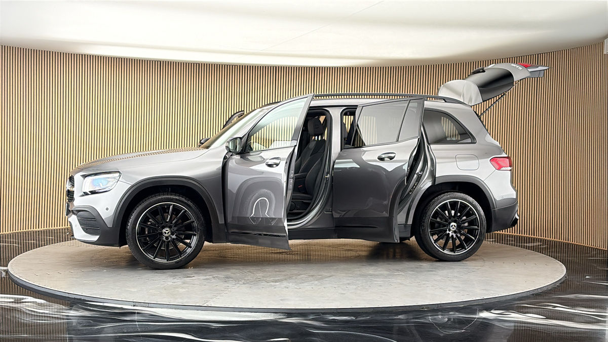 More views of Mercedes-Benz GLB