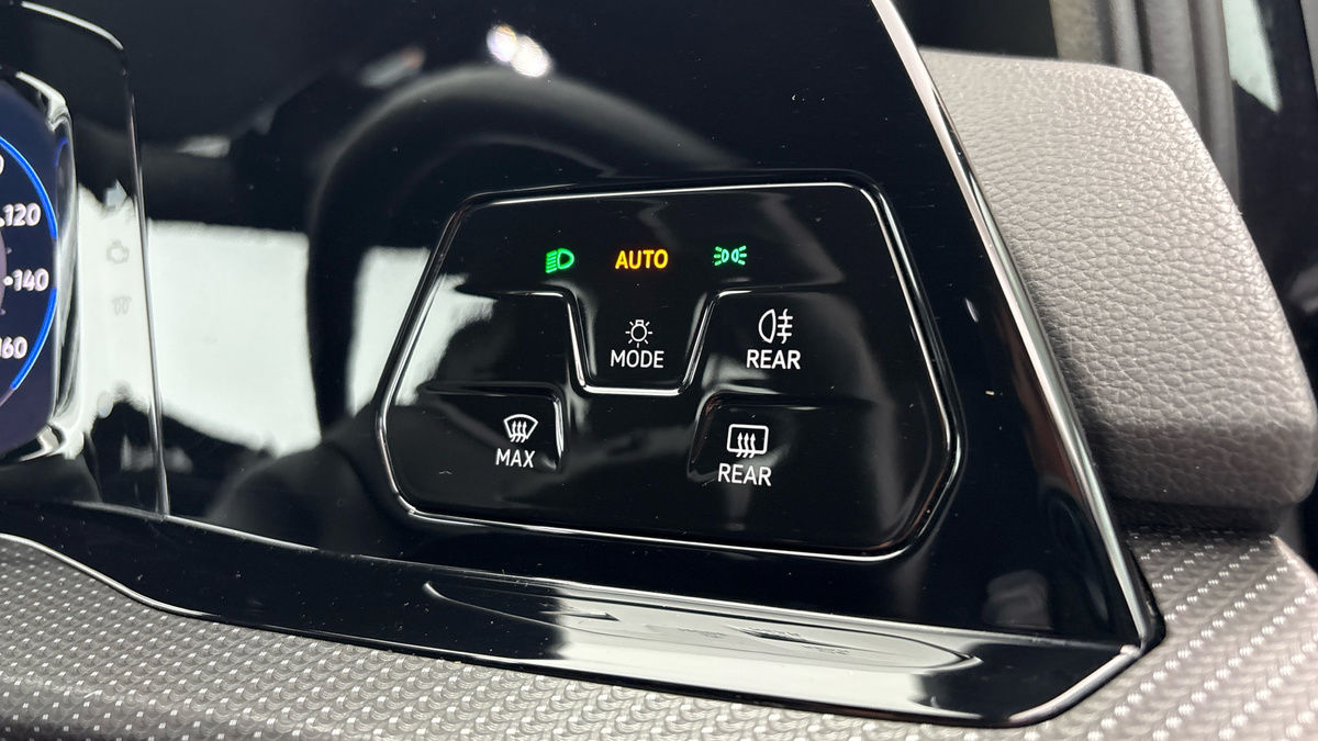 Volkswagen Golf Image 26