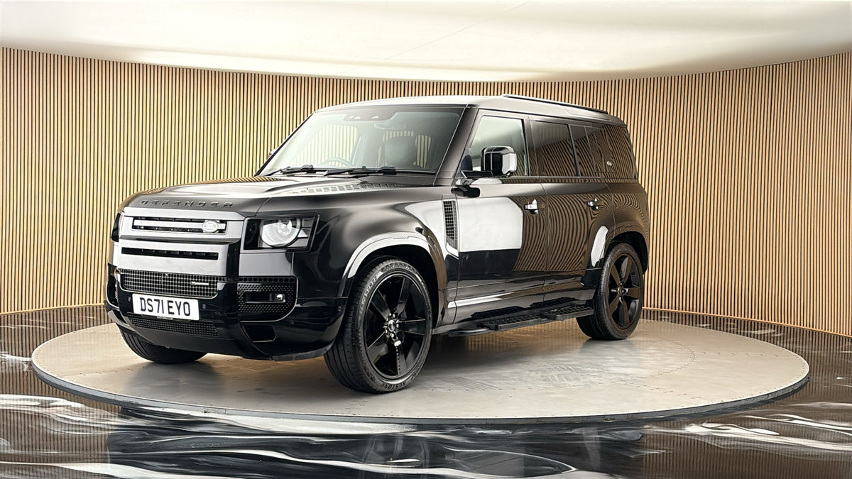 More views of Land Rover Defender 110