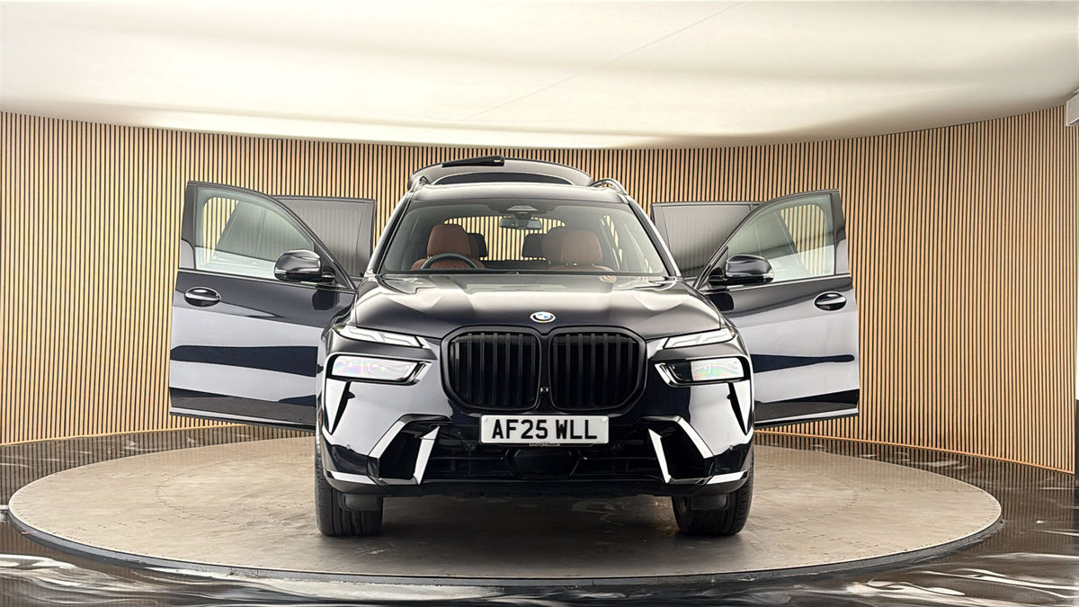 More views of BMW X7