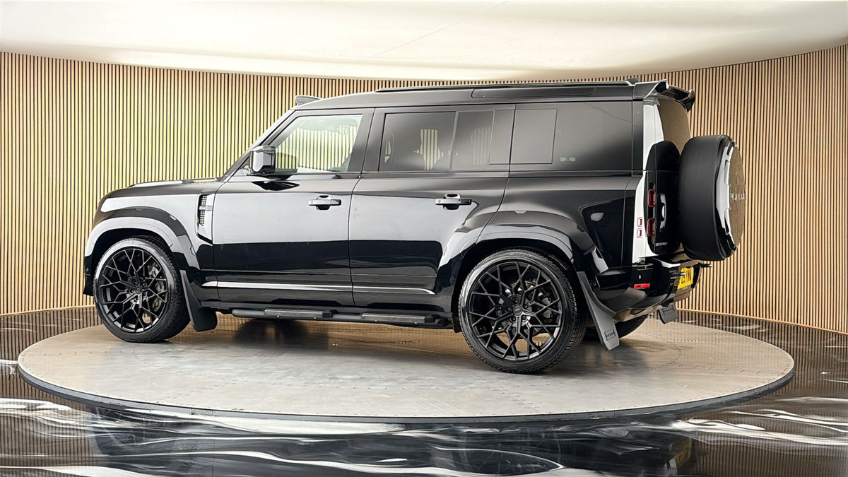 More views of Land Rover Defender 110