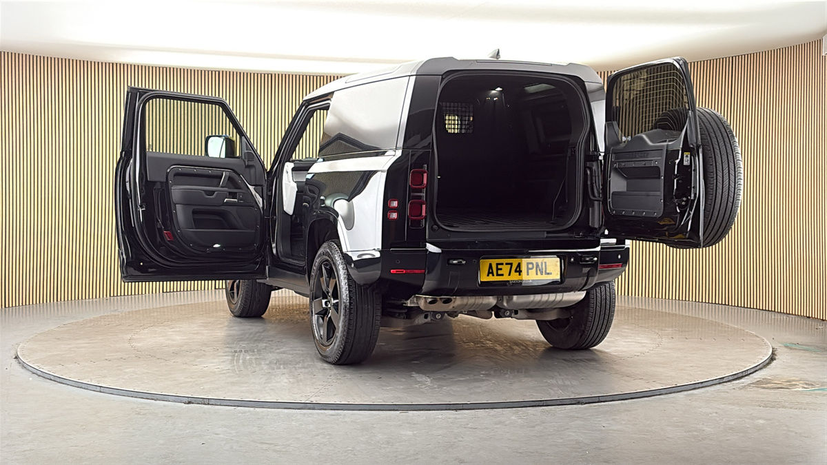 More views of Land Rover Defender 90