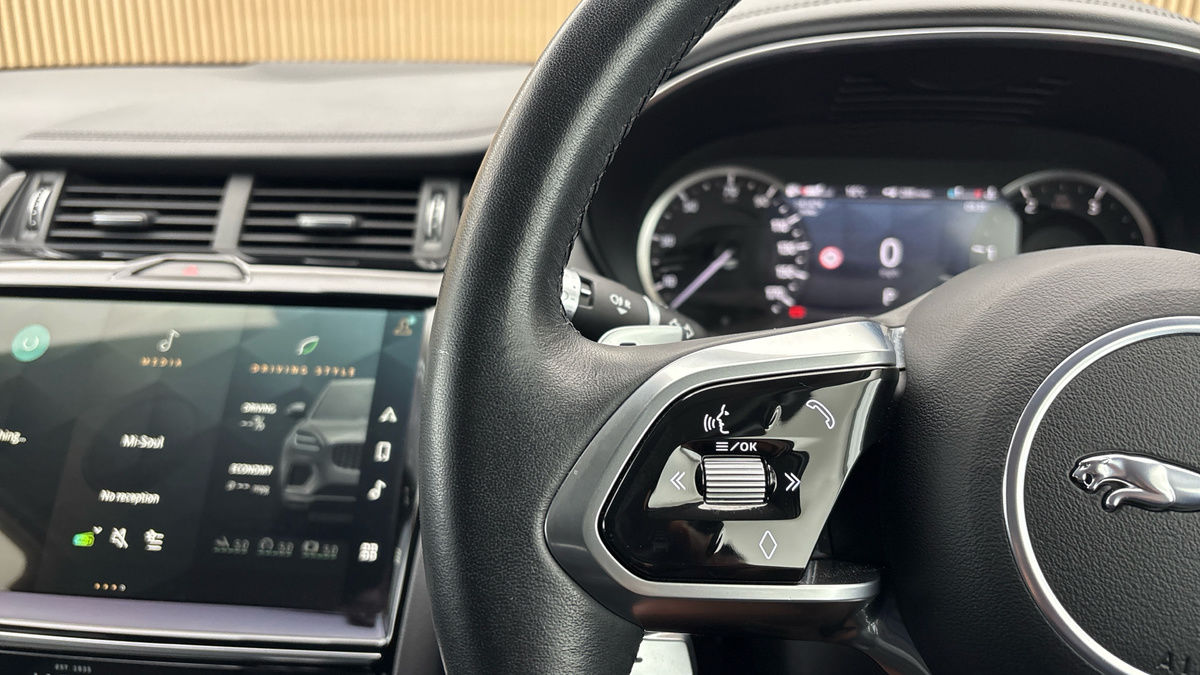 Jaguar E-PACE Image 13