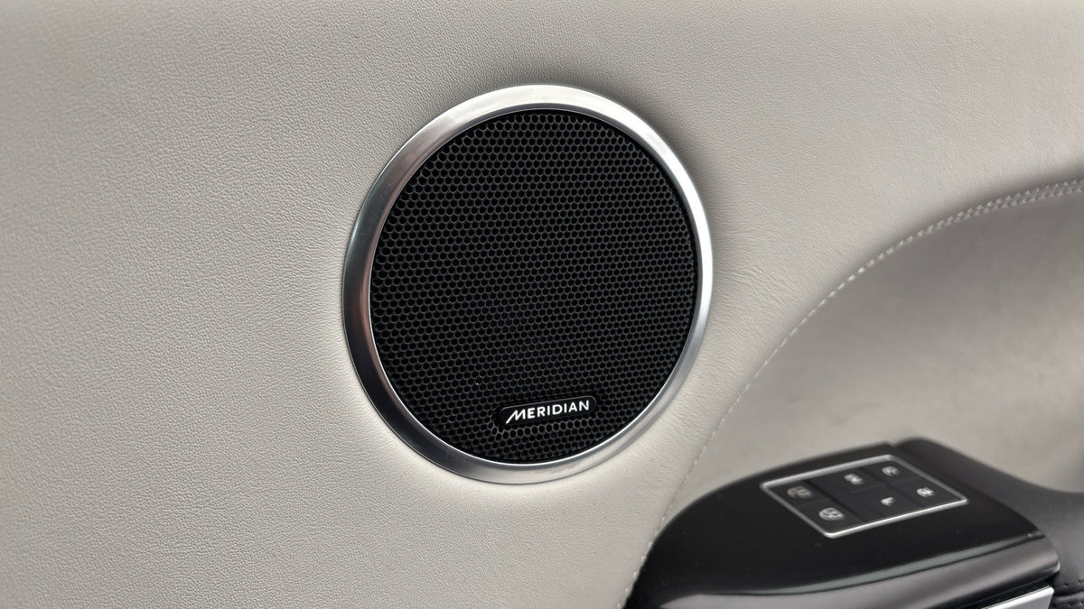 Land Rover Range Rover Sport Image 25