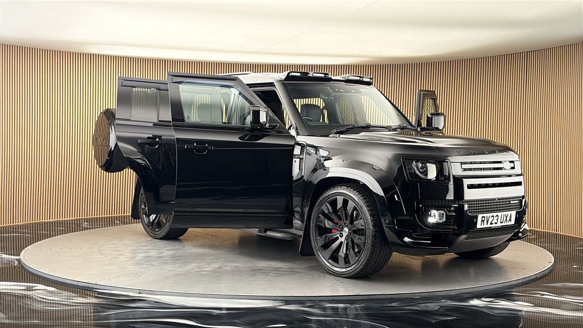 More views of Land Rover Defender 110