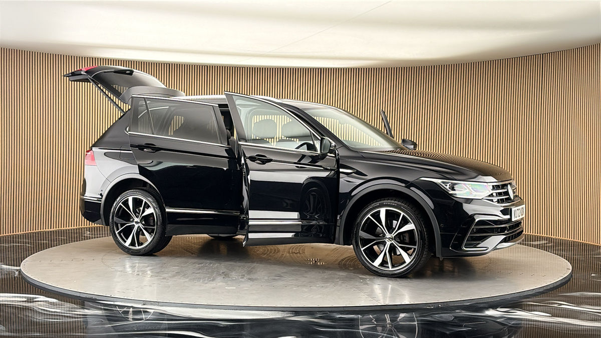 More views of Volkswagen Tiguan Allspace