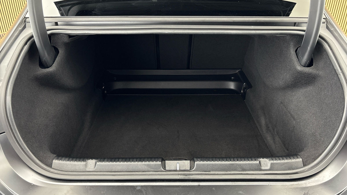 Mercedes-Benz EQE Image 11