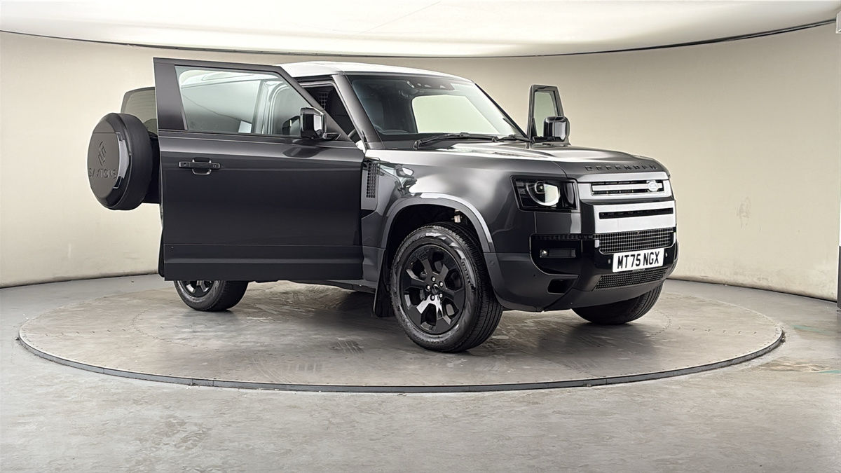 More views of Land Rover Defender 90