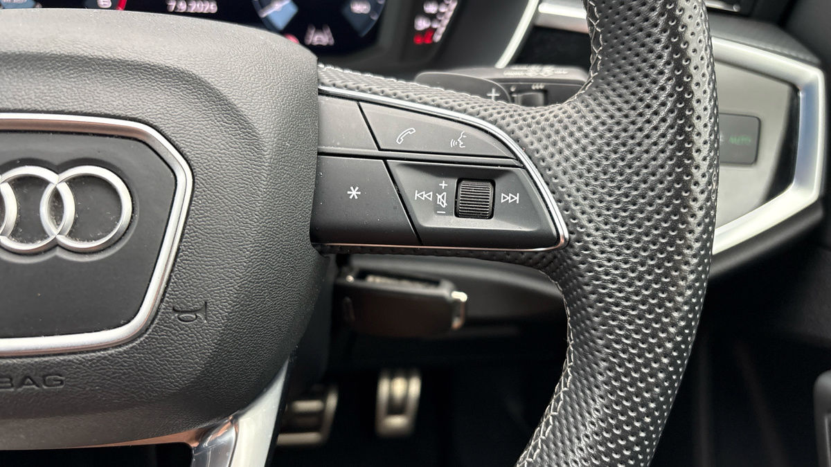 Audi Q3 Image 14
