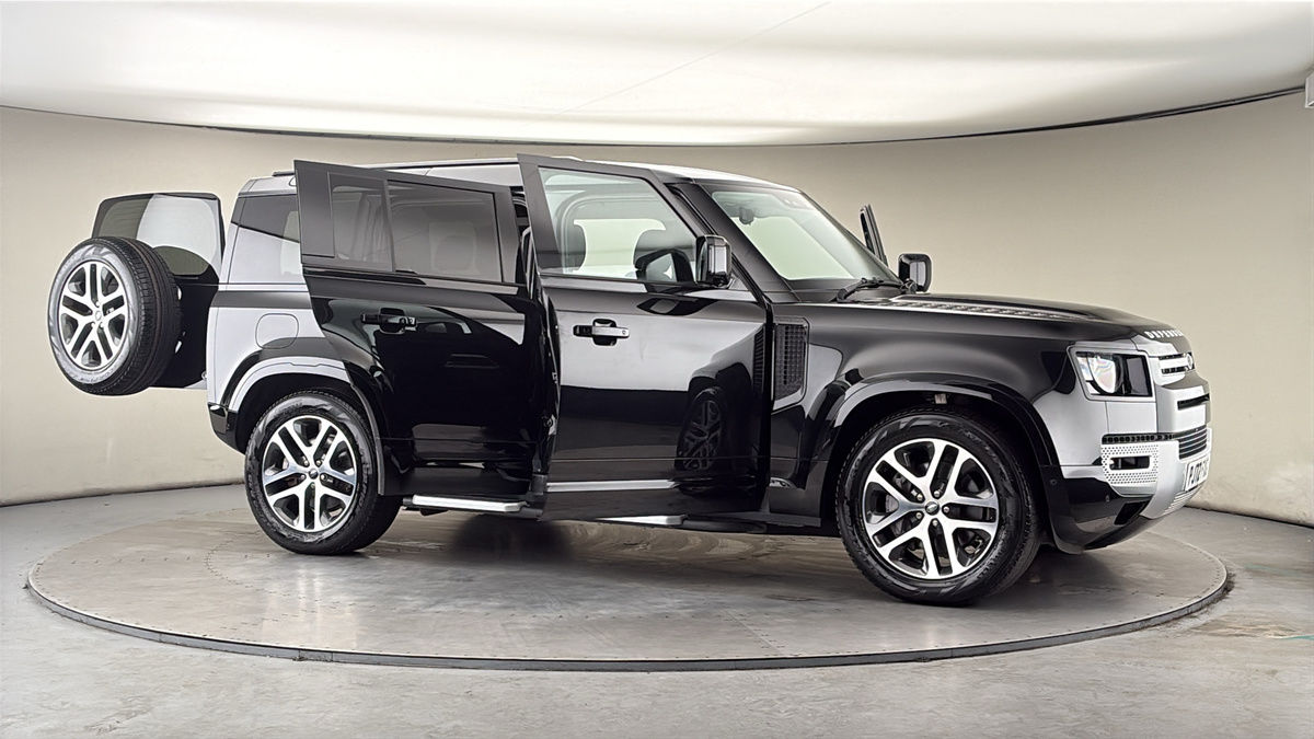 More views of Land Rover Defender 110