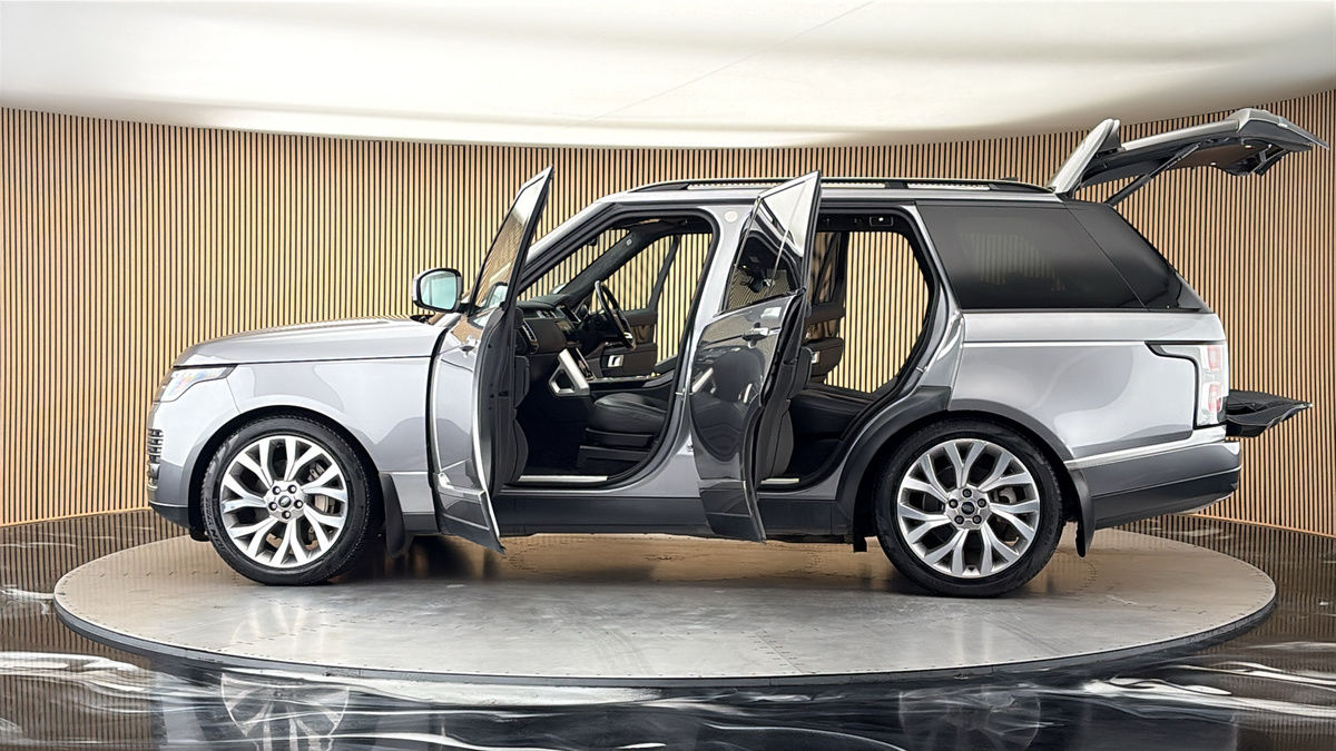 More views of Land Rover Range Rover