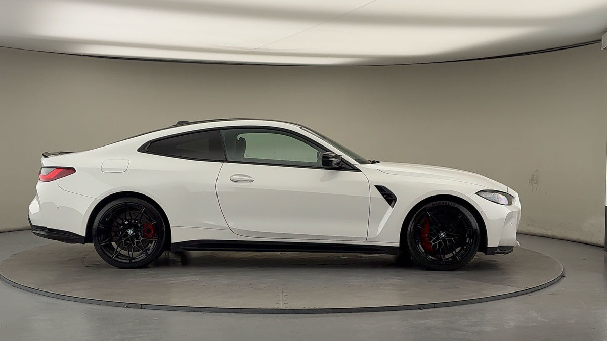 BMW M4 Competition Image 16