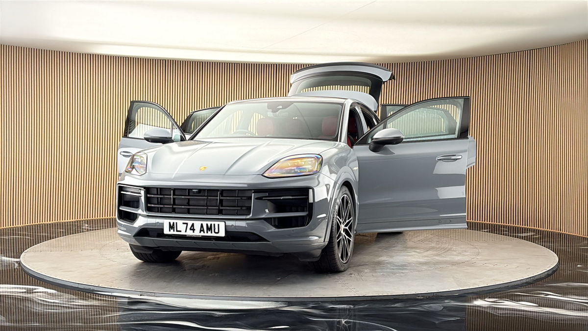 More views of Porsche Cayenne