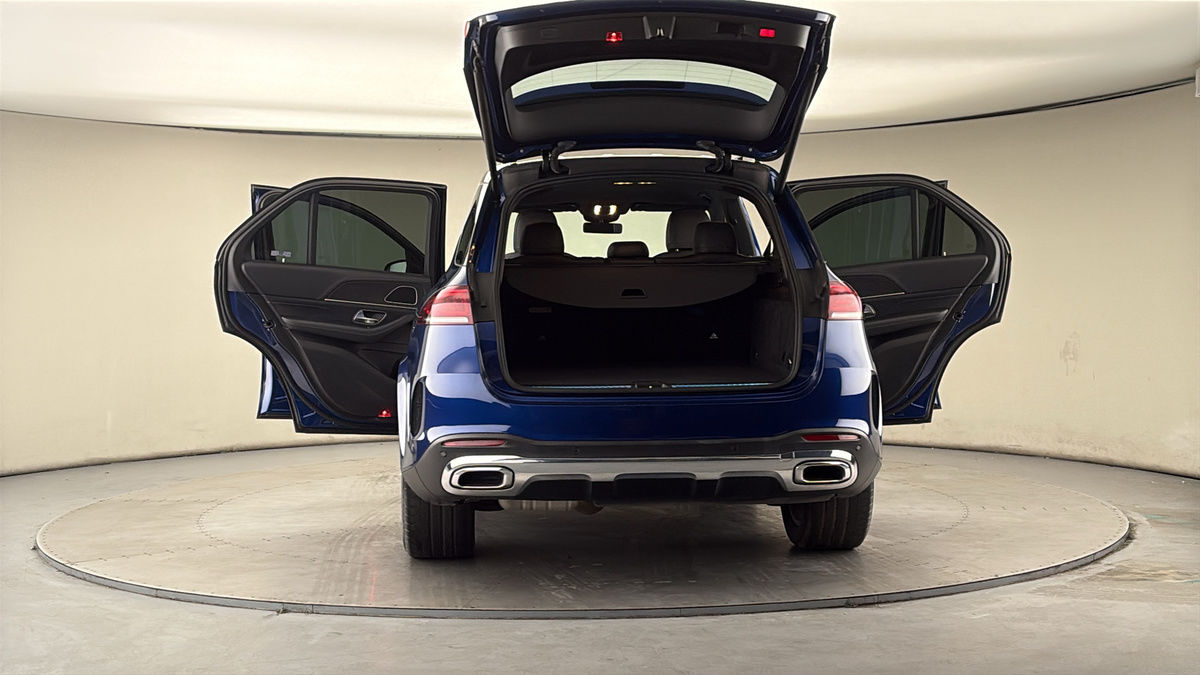 More views of Mercedes-Benz GLE