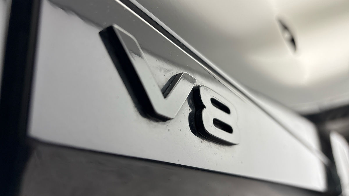 Land Rover Defender 110 Image 27