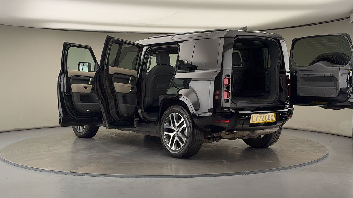 More views of Land Rover Defender 110