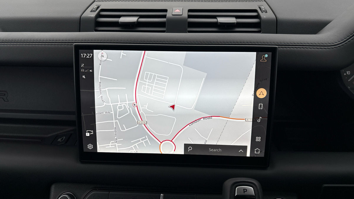 Land Rover Defender 110 Urban Image 17