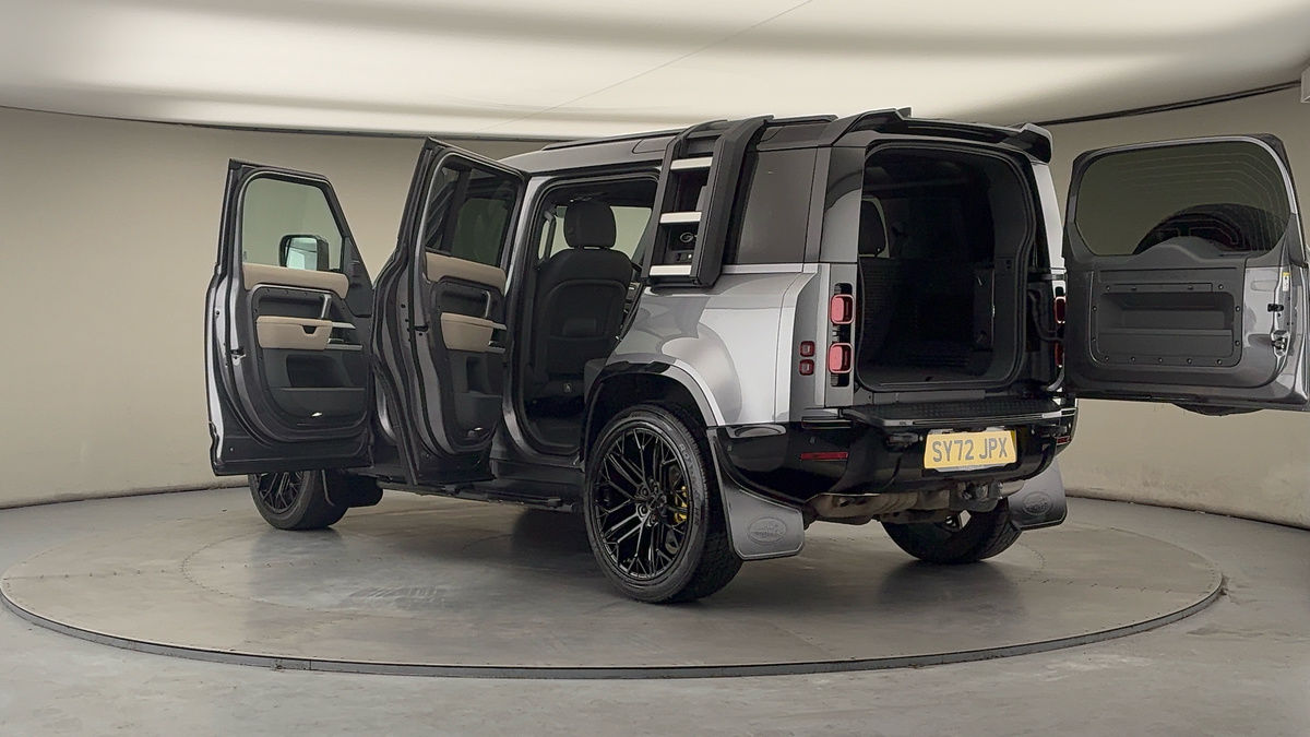 More views of Land Rover Defender 110