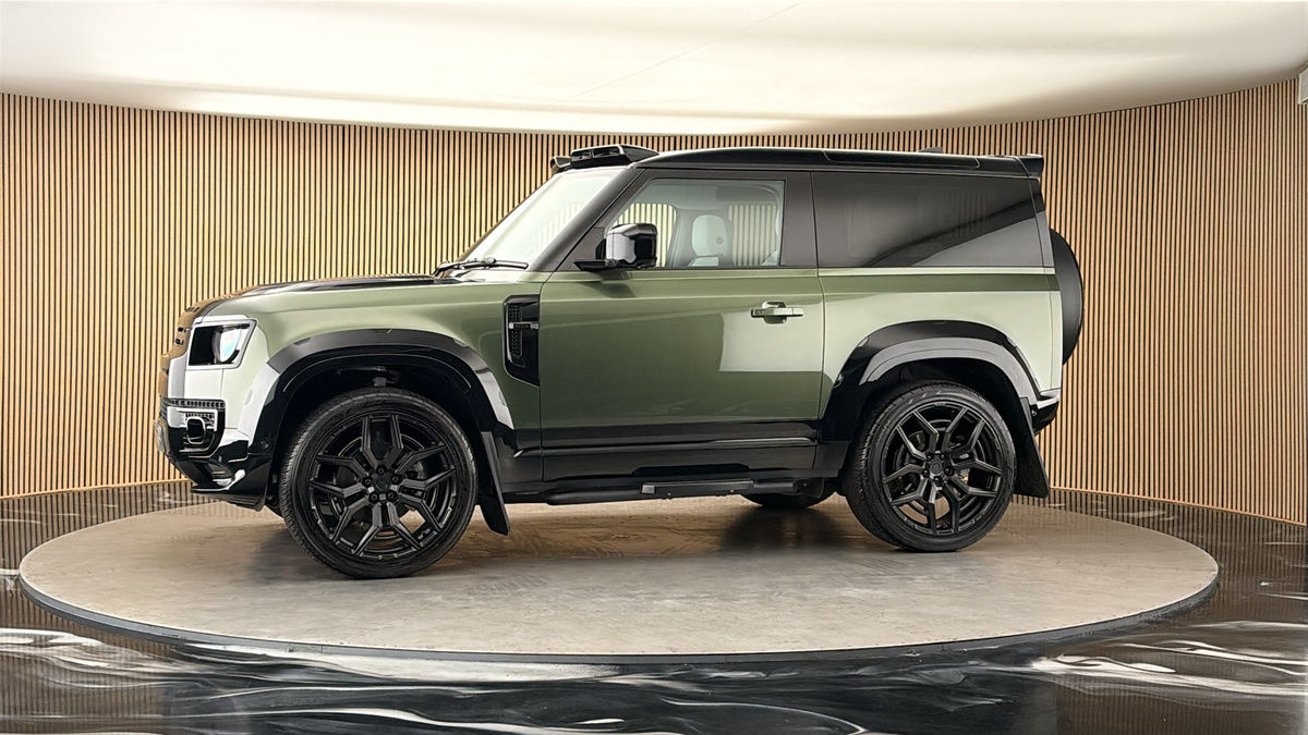 More views of Land Rover Defender 90