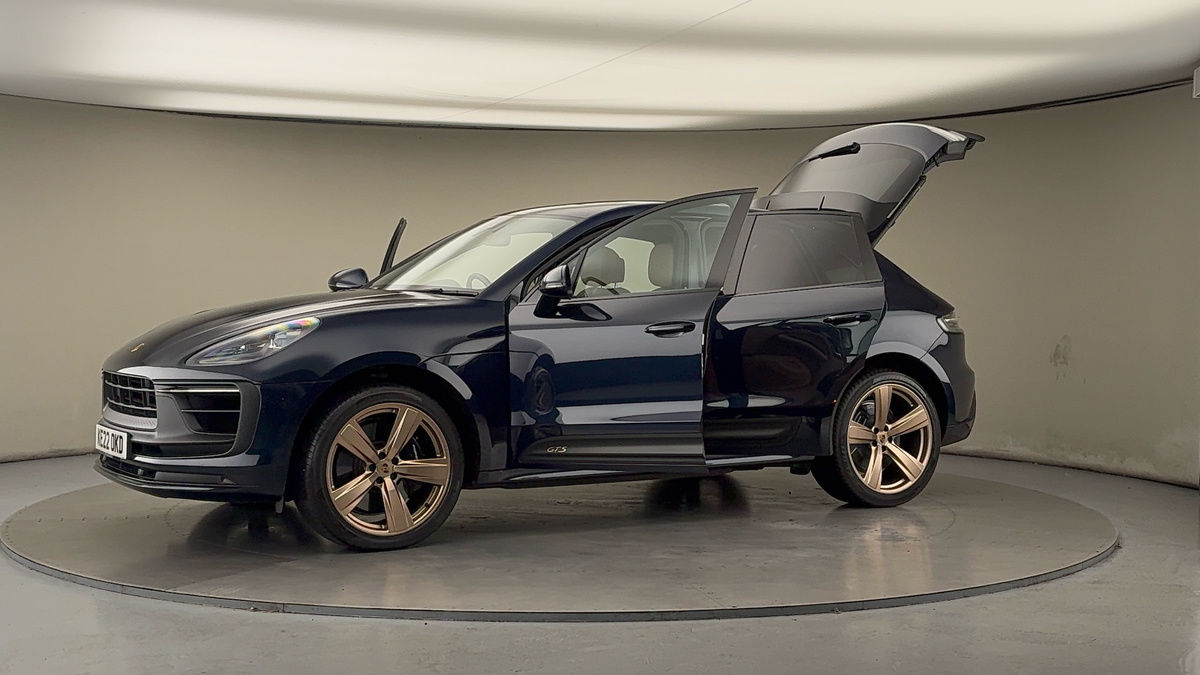 More views of Porsche Macan