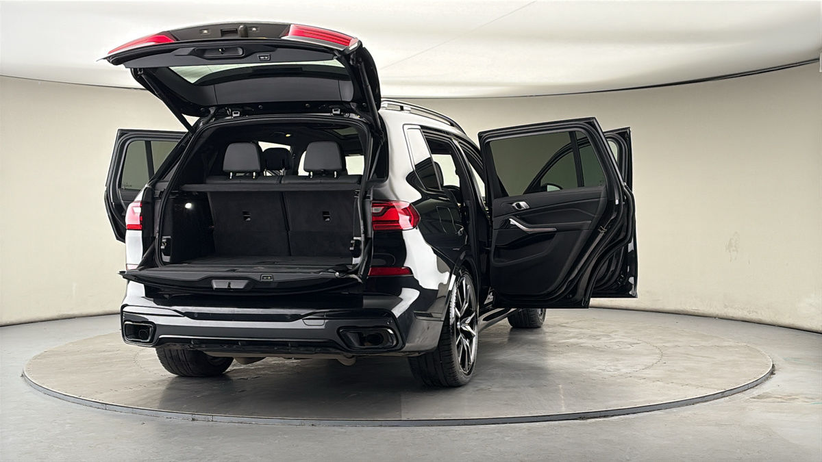 More views of BMW X7