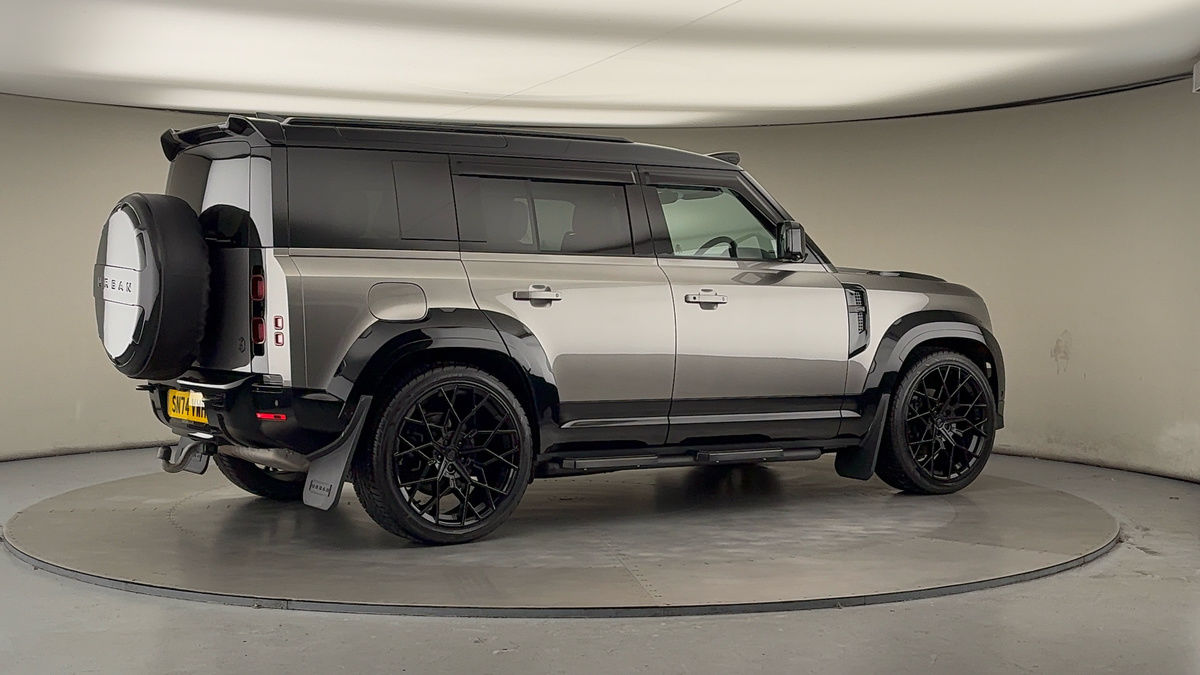 More views of Land Rover Defender 110