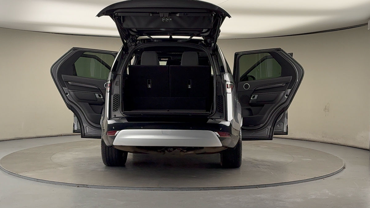 More views of Land Rover Discovery