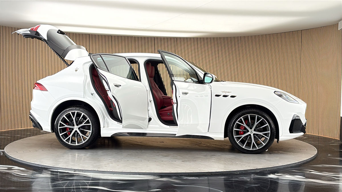 More views of Maserati Grecale